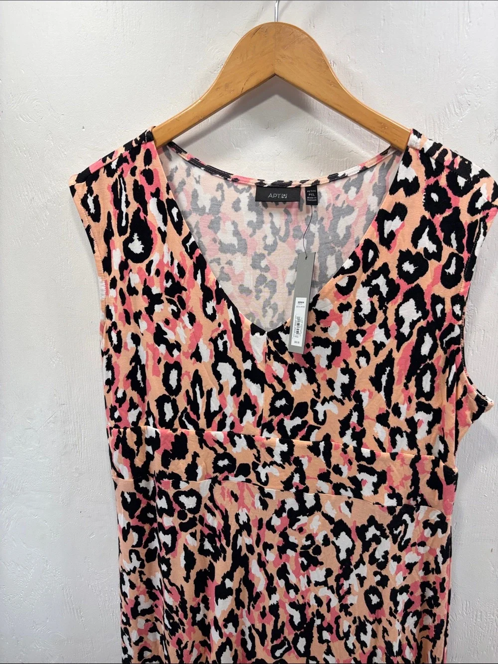 Sleeveless Pink & Black Leopard Print V-Neck Relaxed Fit Maxi Dress - Picture 5 of 6
